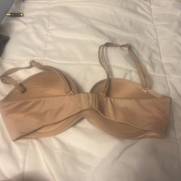 Tan Victoria secret bra - Picture 4 of 4